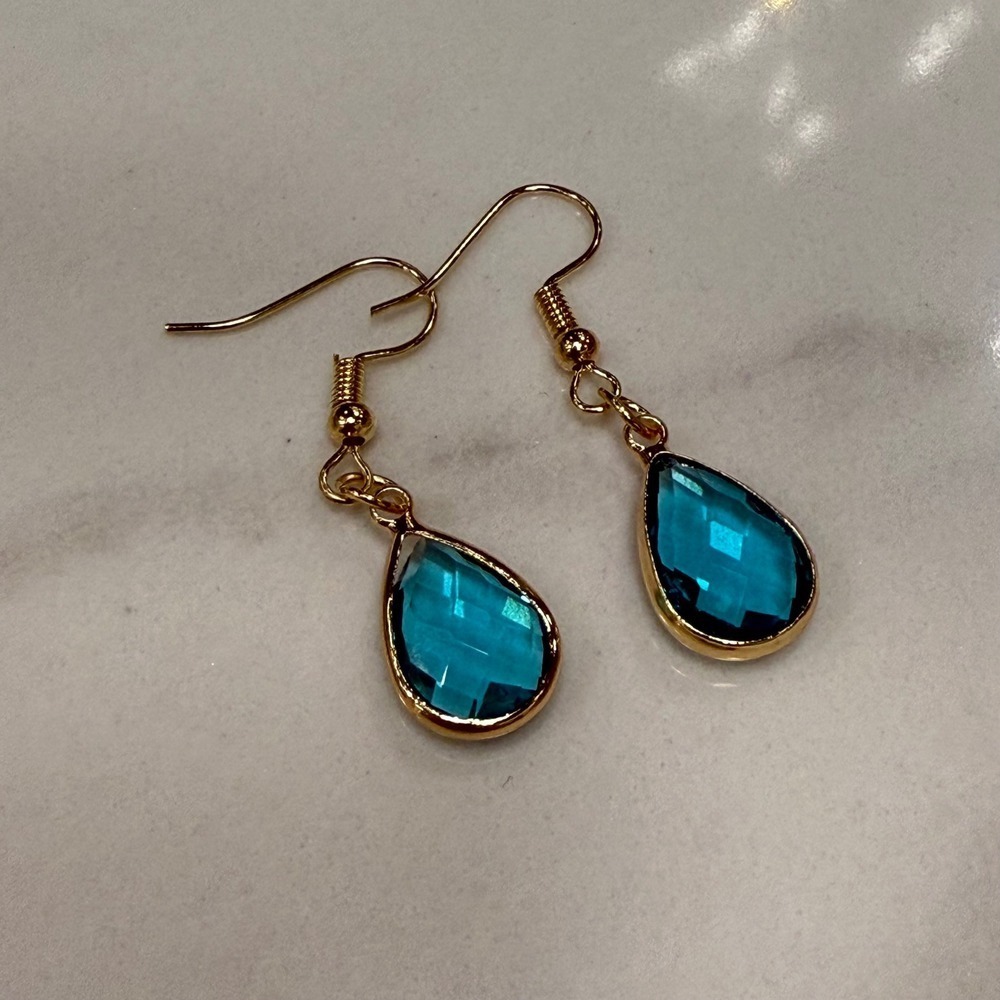 Teardrop‎ Earrings Gold Tone Frame Aqua Blue Faceted Drop Earrings
